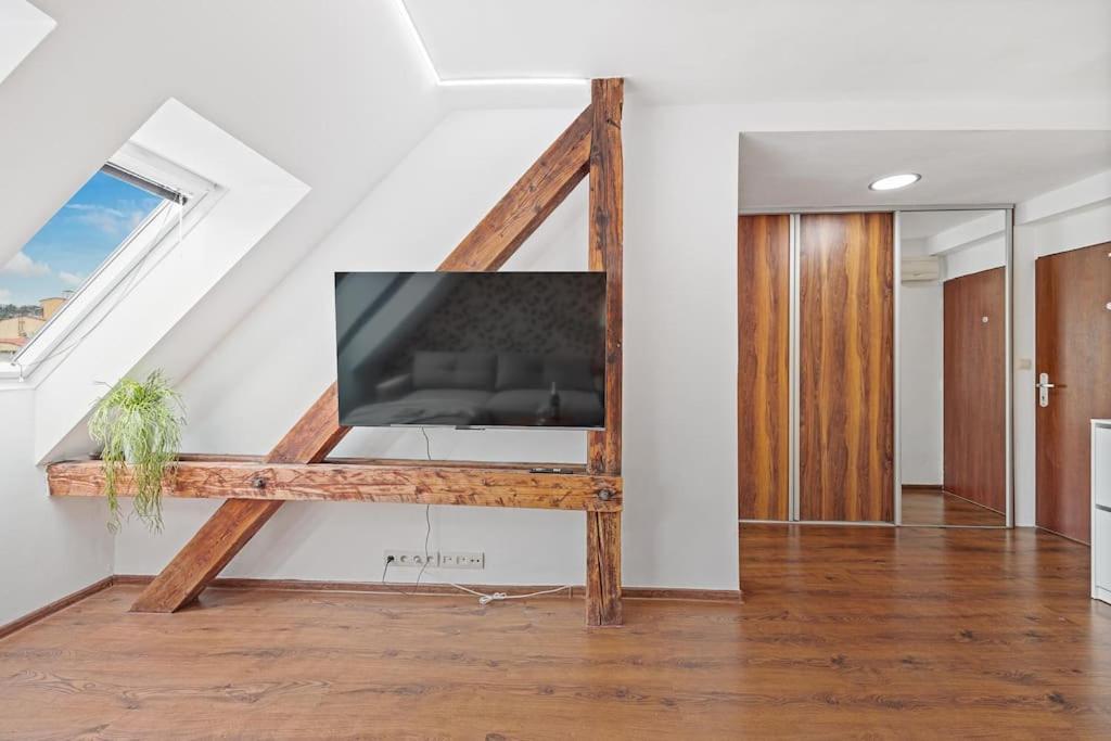 Apartment Byt V Centre S Vyhladom Na Hrad A Parkovanim