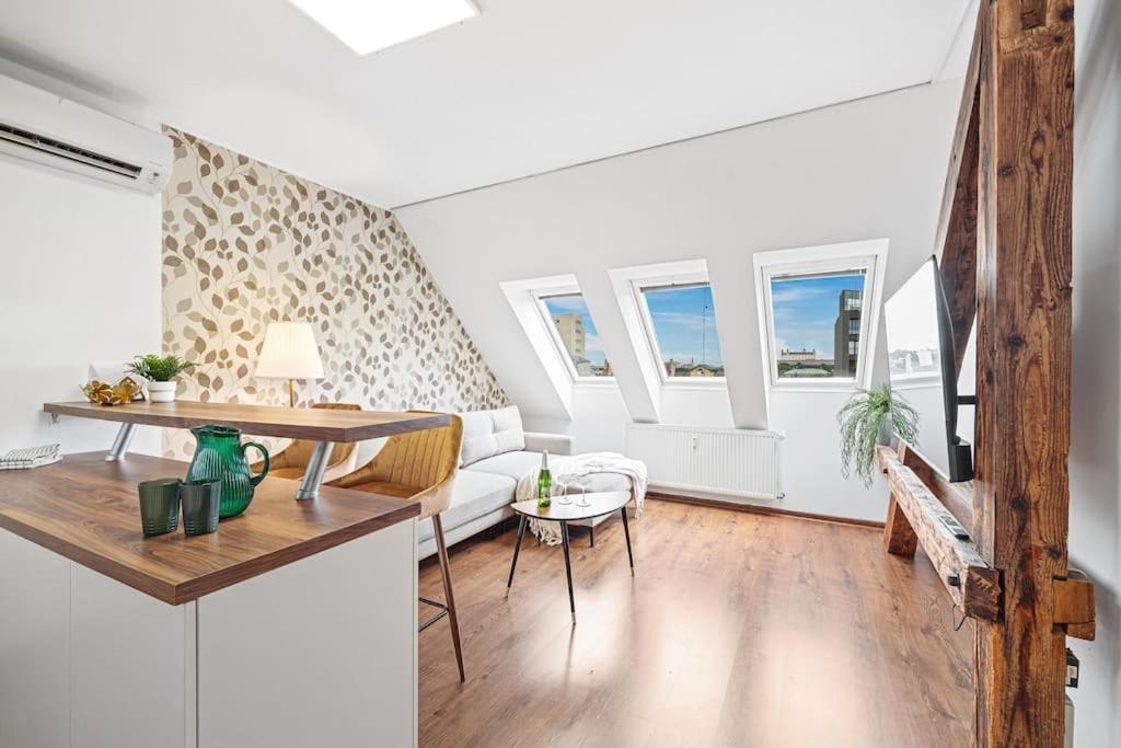 Apartment Byt V Centre S Vyhladom Na Hrad A Parkovanim *